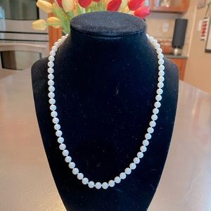 Pearl (faux) necklace